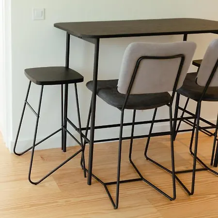 Daire Trindade 19 - 2c Tinta Miuda